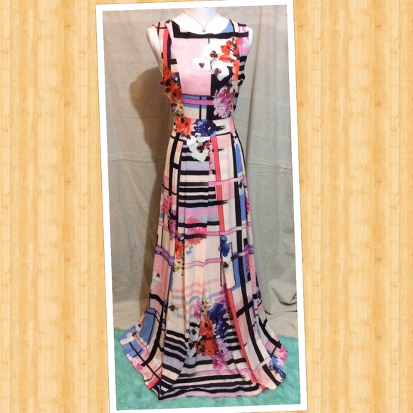 clocolor Dresses & Skirts - *NWT* Clocolor Floral Pattern Maxi Dress